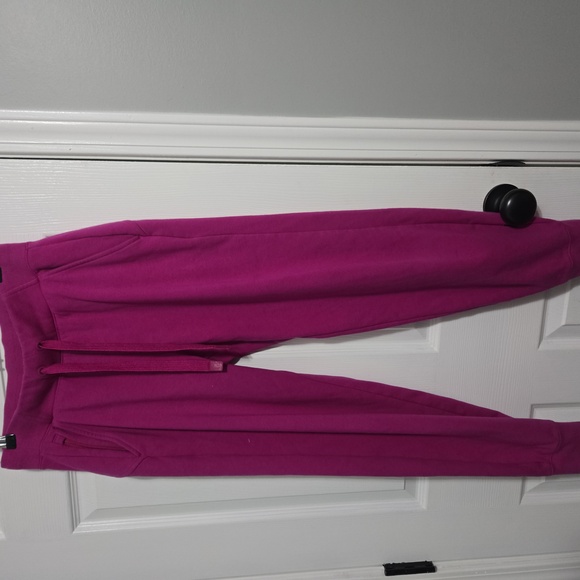 ATHLETA - Picture 3 of 4